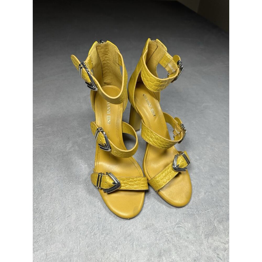 Gianni Bini Croc Embossed Heels Size 6 Mustard Yellow